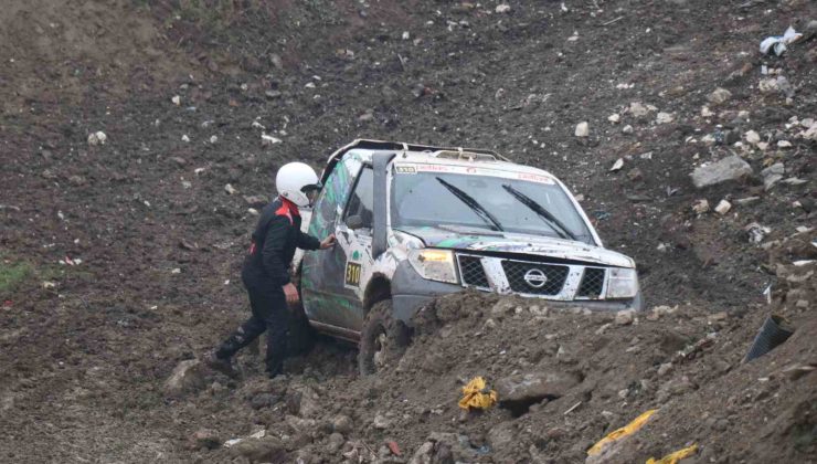 Off-road yarışlarının ‘seyirci’ etabı adeta nefes kesti