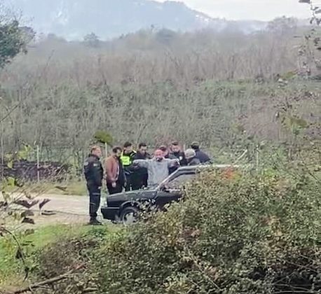 Pompalı tüfekle eve saldırı düzenlemişti: Polise yakalanınca tüfeği kafasına dayadı