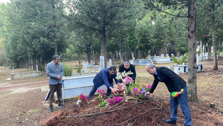 Seydikemerli eğitimciler merhum öğretmen Türk’ü unutmadı