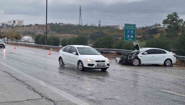 Tarsus’ta trafik kazası: 4 yaralı