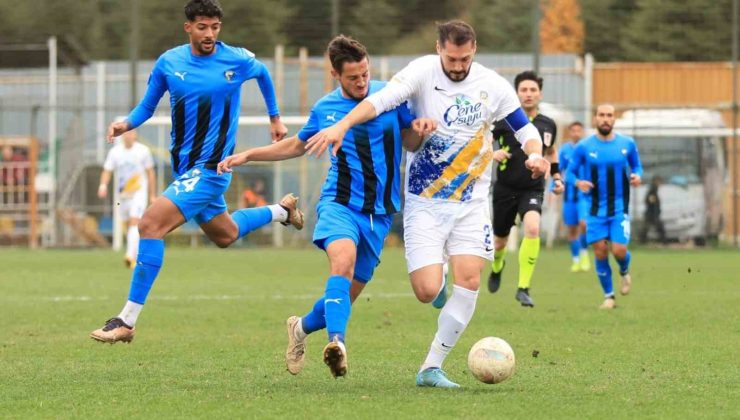 TFF 2. Lig: Belediye Derincespor: 0 – Karacabey Belediyespor: 2