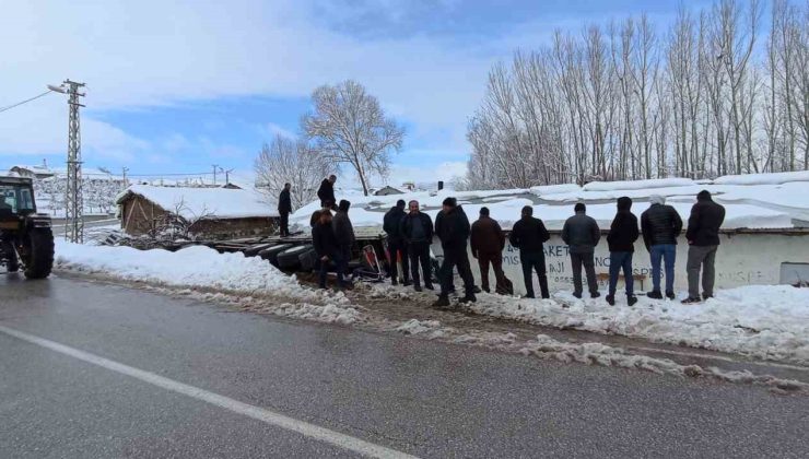 Tokat’ta tır evin bahçesine devrildi: 1 yaralı