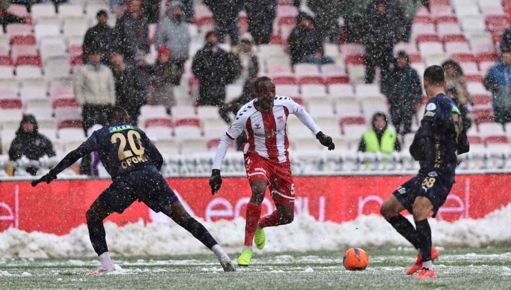 Trendyol Süper Lig: NG Sivasspor: 0 – Kasımpaşa: 0 (İlk yarı)