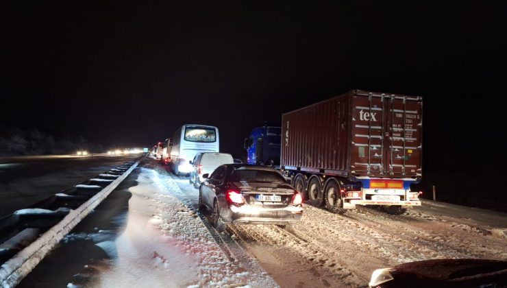 Ulaşıma kapanan D-100 karayolu 7 saat sonra açıldı