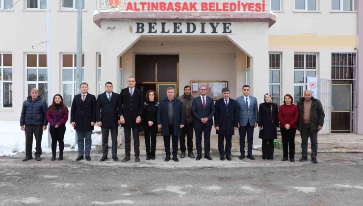 Vali Aydoğdu, Altınbaşak Belediyesini ziyaret etti