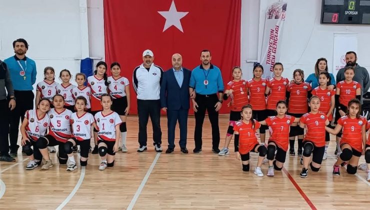 Alaplı Merkez Ortaokulu Voleybol Takımı Zonguldak Şampiyonası’nda