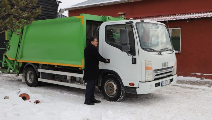 Ardahan Belediyesi’ne yeni çöp kamyonu hibe edildi