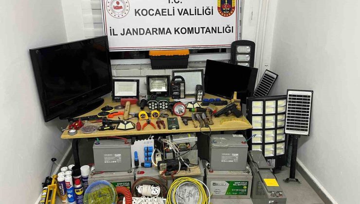 Bir ilçenin kabusu olan hırsızları jandarma tek tek belirleyip yakaladı