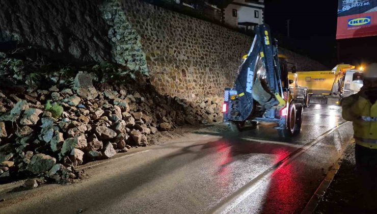 Bodrum’da istinat duvarı karayoluna çöktü