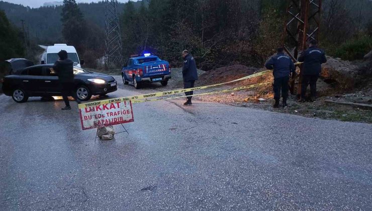 Bucak’ta heyelan riski: Pamucak-Sarıdere yolu trafiğe kapatıldı