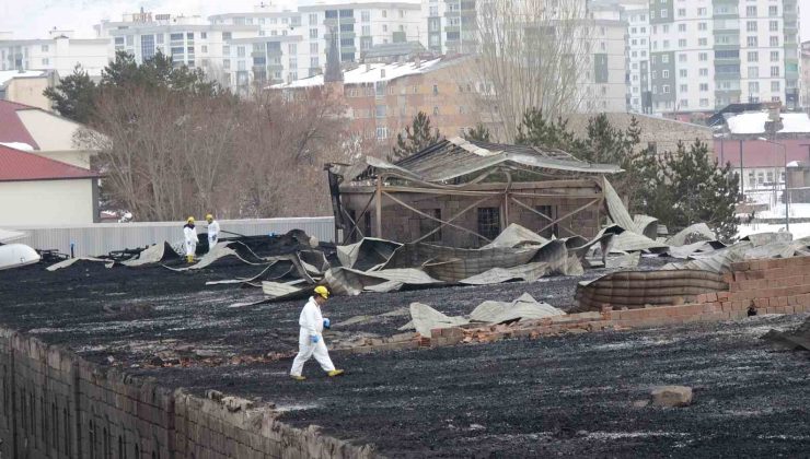 Çatısı yanan tarihi binada inceleme