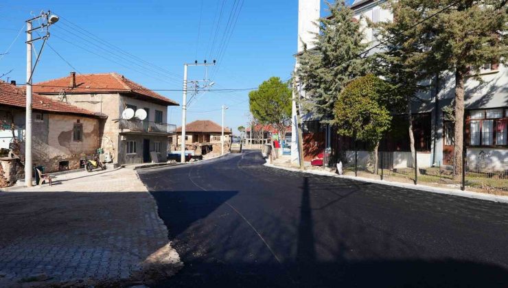 Denizli Büyükşehir Belediyesi, Kutlubey projesinde bin ton asfalt, 90 bin metrekare beton parke taşı döşendi