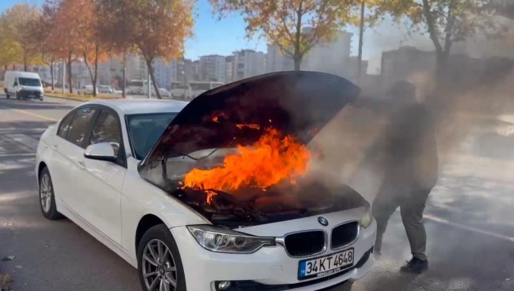 Diyarbakır’da seyir halindeki otomobilin motoru alevlere teslim oldu