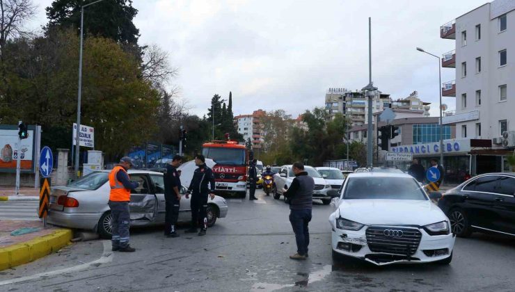 ’Dönülmez’ tabelasını dikkate almadı, kaza yaptı: 1 yaralı