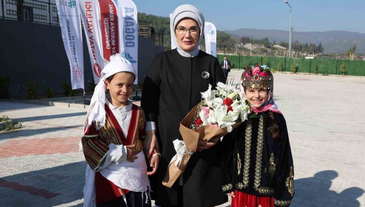 Emine Erdoğan, Hatay Engelli Sosyal Girişimcilik Merkezi’nin açılışını yaptı