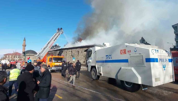 Erzurum’da tarihi binada çıkan yangın söndürüldü