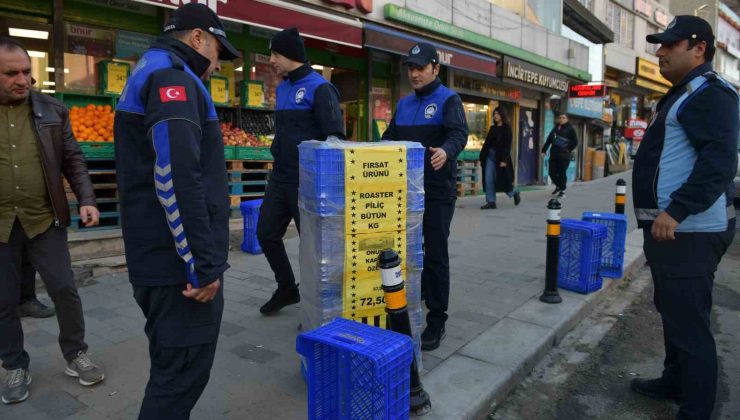 Esenyurt Belediyesi zabıta ekiplerinden kaldırım işgallerine karşı sıkı denetim