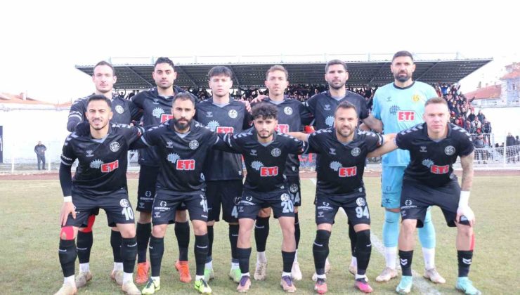 Eskişehirspor, Akşehir deplasmanında liderliği kaptırdı