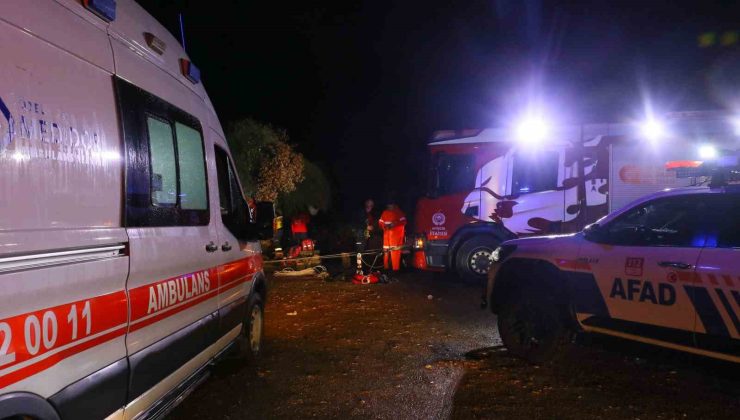 Falezlerden denize düşen araç için ekipler arama çalışması yaptı