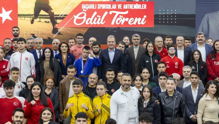 Mersin’de başarılı sporcular ve antrenörler ödüllendirildi