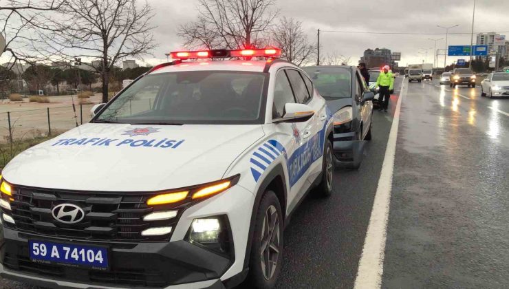 Polis aracına çarpan alkollü sürücü: “Ben çarpmadım”