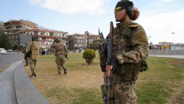 Şam’da askerler gövde gösterisi yaptı