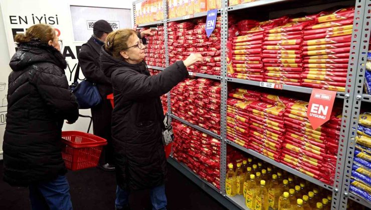 Şişli Belediyesi’nin “Gezici Kent Market” aracı yola çıktı