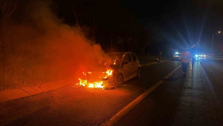 Tekirdağ’da İranlı kadının aracı alev topuna döndü