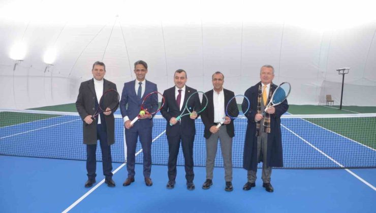 Tenis kortları Çaycuma’da hizmete girdi