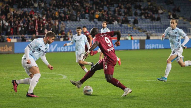 Trendyol Süper Lig: Atakaş Hatayspor: 1 – Adana Demirspor: 0 (İlk yarı)