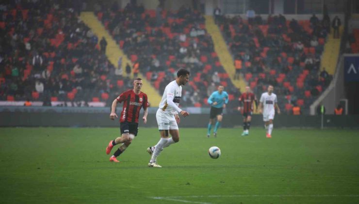 Trendyol Süper Lig: Gaziantep FK: 1 – Antalyaspor: 0 (İlk yarı)