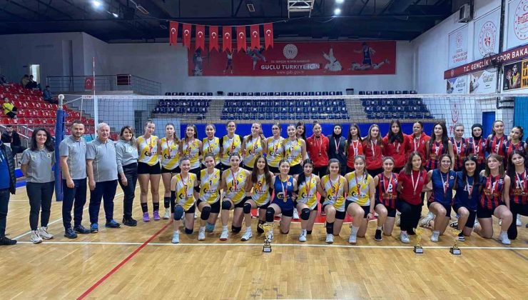 Voleybolda şampiyon Düzce 1907 Spor