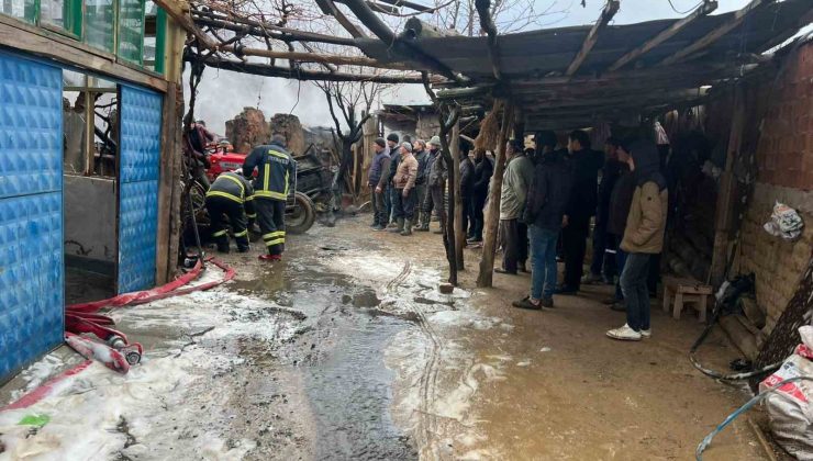 Yangında tarım aletleri ve ev kullanılamaz hale geldi