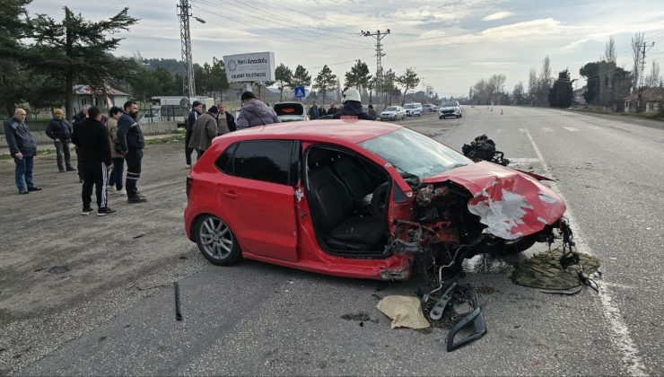 Amasya’da otomobiller kafa kafaya çarpıştı: 7 yaralı