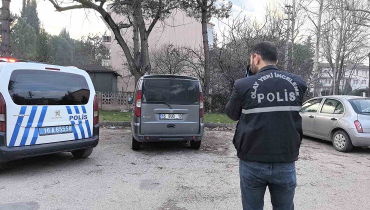 Aracını görünce gözlerine inanamadı: Kurşunların isabet ettiği kamyonet delik deşik oldu