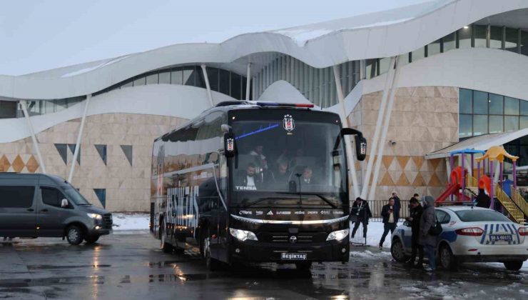 Beşiktaş’ı Sivas’ta az sayıda taraftar karşıladı