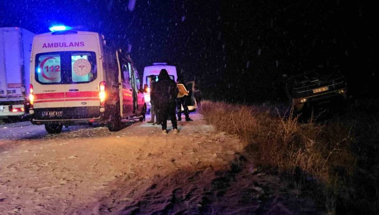 Bitlis’te minibüs takla attı: 3 yaralı