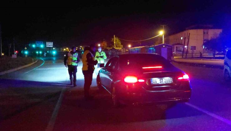 Burdur Tefenni’de yılbaşı tedbirleri sabah saatlerine kadar sürecek