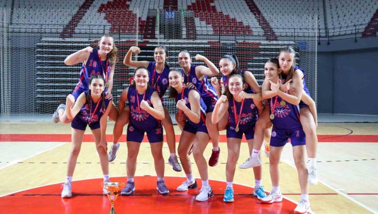 Büyükşehir’in basketbolcu kızları Antalya şampiyonu oldu