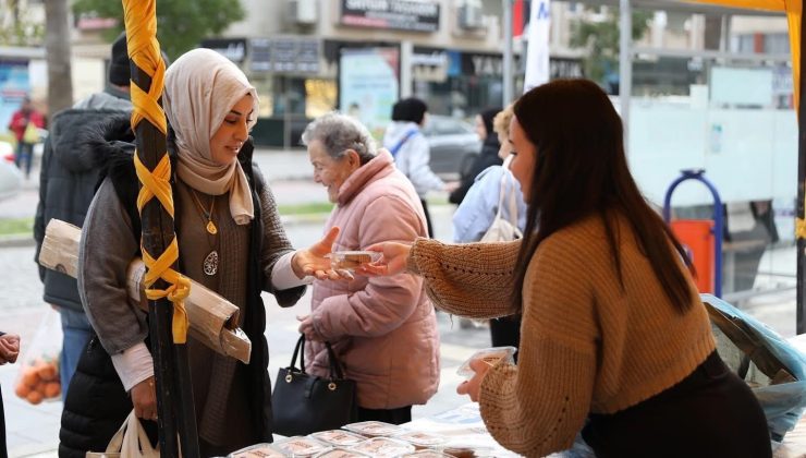 Didim Belediyesi’nden vatandaşlara kandil simidi ikramı