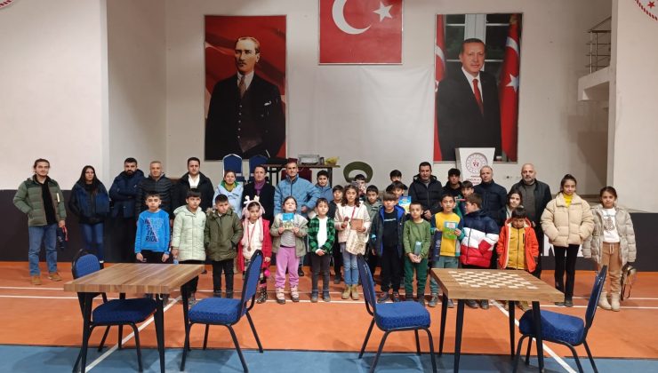 Hakkari’de ‘Satranç İl Birinciliği Yarışması’ tamamlandı