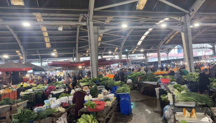 Halk pazarına yoğun ilgi