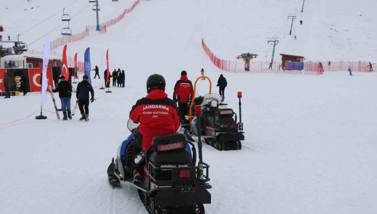 Hesarek Kayak Merkezi’nde JAK görev başında