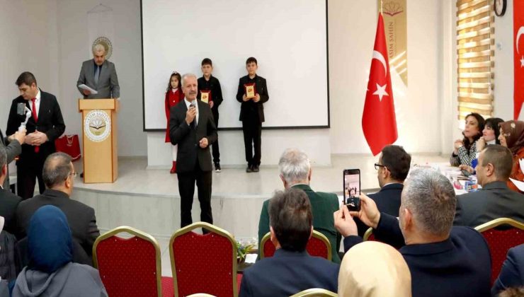 İstiklal Marşını en güzel okumak için yarıştılar