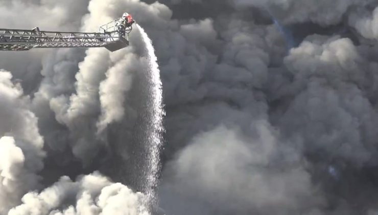 Kırklareli’nde oyuncak fabrikası yangını 4 saattir devam ediyor