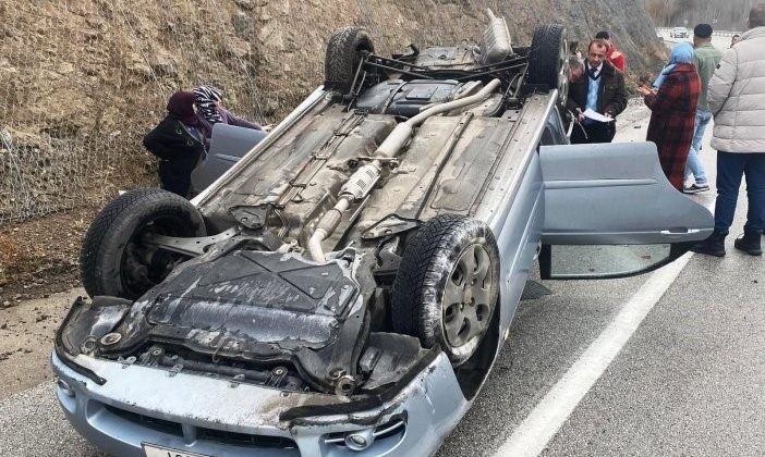 Konya’da hakemleri taşıyan otomobil devrildi, amatör maç ertelendi