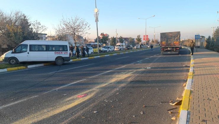 Mardin’de tır ile işçi servisi çarpıştı: 11 yaralı