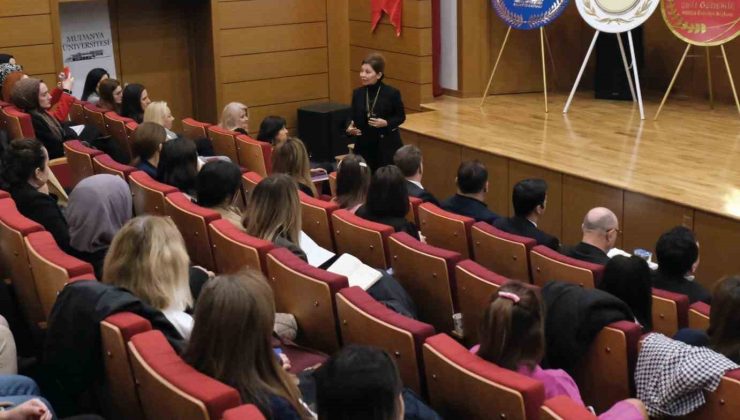 Mudanya Üniversitesi’nde yeni dünyada çocuk olmak semineri gerçekleştirildi