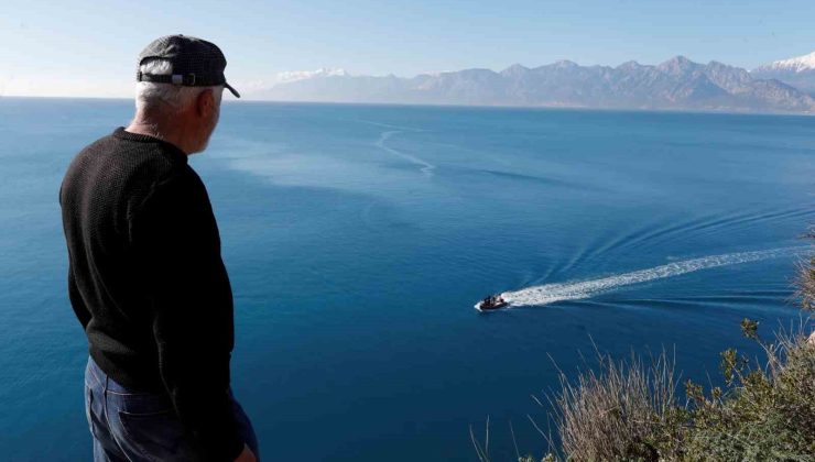 Otomobiliyle falezlerden düşen genç için su altı mağaralarında arama başlatıldı