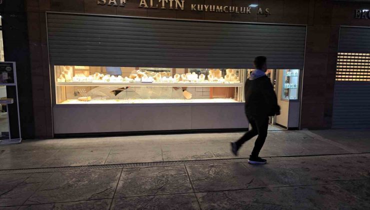 Safranbolu’daki kuyumcu soygununda çalınan altınlar ele geçirildi, zanlılar her yerde aranıyor